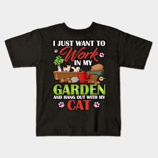 i just want to work in my garden and hang out chicken Funny Garden Gardening Plant Kids T-Shirt